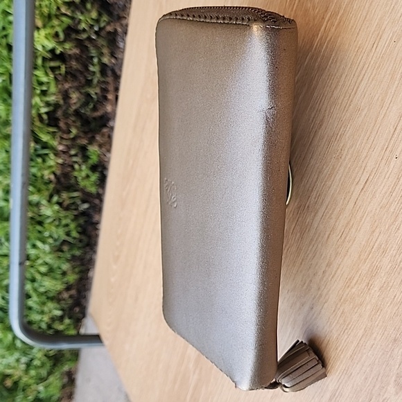 LOEWE Anagram Tassel Women's Long Wallet Champagne Gold Leather - Picture 6 of 15